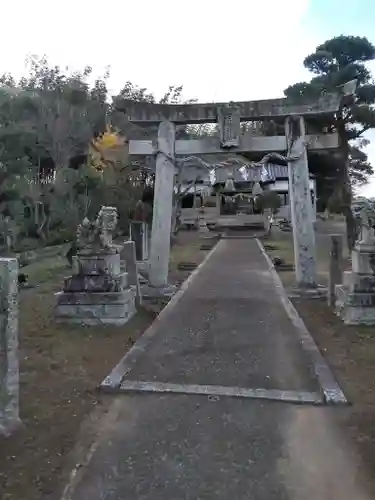 猫石貴船神社の鳥居