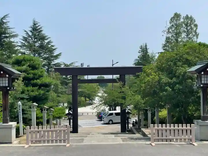 開成山大神宮の{uncategorized: "未分類", other: "その他", undefined: "問題あり", building: "その他建物", grave: "お墓", sacred_gate: "鳥居", guardian: "狛犬", statue: "像", buddha: "仏像", history: "歴史", nature: "自然", garden: "庭園", animal: "動物", pagoda: "塔", temizu: "手水舎", mountain_gate: "山門・神門", sanctuary: "本殿・本堂", subordinate: "末社・摂社", art: "芸術", scenery: "景色", jizo: "地蔵", ema: "絵馬", goshuin: "御朱印", omikuji: "おみくじ", items: "授与品その他", amulet: "お守り", goshuincho: "御朱印帳", eats: "食事", festival: "お祭り", votive_dance: "神楽", shichigosan: "七五三参", wedding: "結婚式", experience: "体験その他", initially: "初詣", around: "周辺", anti_infection: "感染症対策"}