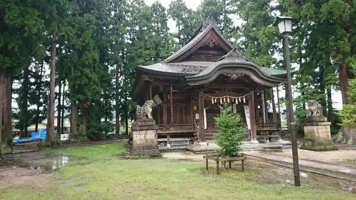 魚沼神社の本殿・本堂