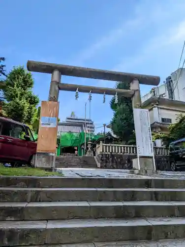 諏訪神社の鳥居