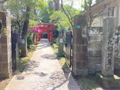 威光稲荷堂のその他建物