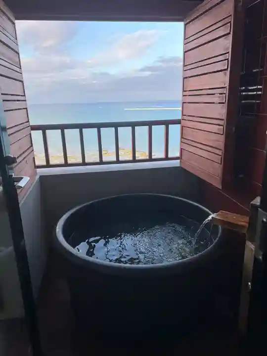 瀬長島龍宮社(沖縄県)