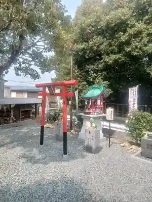 熊野神社の{uncategorized: "未分類", other: "その他", undefined: "問題あり", building: "その他建物", grave: "お墓", sacred_gate: "鳥居", guardian: "狛犬", statue: "像", buddha: "仏像", history: "歴史", nature: "自然", garden: "庭園", animal: "動物", pagoda: "塔", temizu: "手水舎", mountain_gate: "山門・神門", sanctuary: "本殿・本堂", subordinate: "末社・摂社", art: "芸術", scenery: "景色", jizo: "地蔵", ema: "絵馬", goshuin: "御朱印", omikuji: "おみくじ", items: "授与品その他", amulet: "お守り", goshuincho: "御朱印帳", eats: "食事", festival: "お祭り", votive_dance: "神楽", shichigosan: "七五三参", wedding: "結婚式", experience: "体験その他", initially: "初詣", around: "周辺", anti_infection: "感染症対策"}