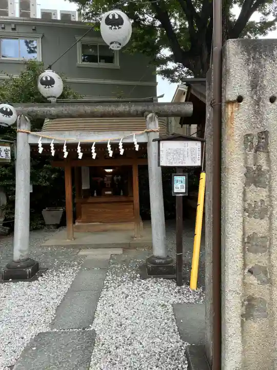 川越熊野神社の{uncategorized: "未分類", other: "その他", undefined: "問題あり", building: "その他建物", grave: "お墓", sacred_gate: "鳥居", guardian: "狛犬", statue: "像", buddha: "仏像", history: "歴史", nature: "自然", garden: "庭園", animal: "動物", pagoda: "塔", temizu: "手水舎", mountain_gate: "山門・神門", sanctuary: "本殿・本堂", subordinate: "末社・摂社", art: "芸術", scenery: "景色", jizo: "地蔵", ema: "絵馬", goshuin: "御朱印", omikuji: "おみくじ", items: "授与品その他", amulet: "お守り", goshuincho: "御朱印帳", eats: "食事", festival: "お祭り", votive_dance: "神楽", shichigosan: "七五三参", wedding: "結婚式", experience: "体験その他", initially: "初詣", around: "周辺", anti_infection: "感染症対策"}
