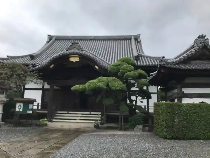 光明寺の本殿・本堂