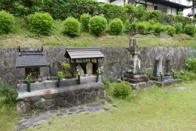 根聖院の末社・摂社