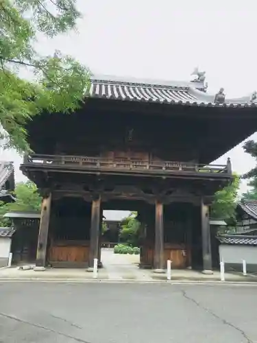 延命寺の山門