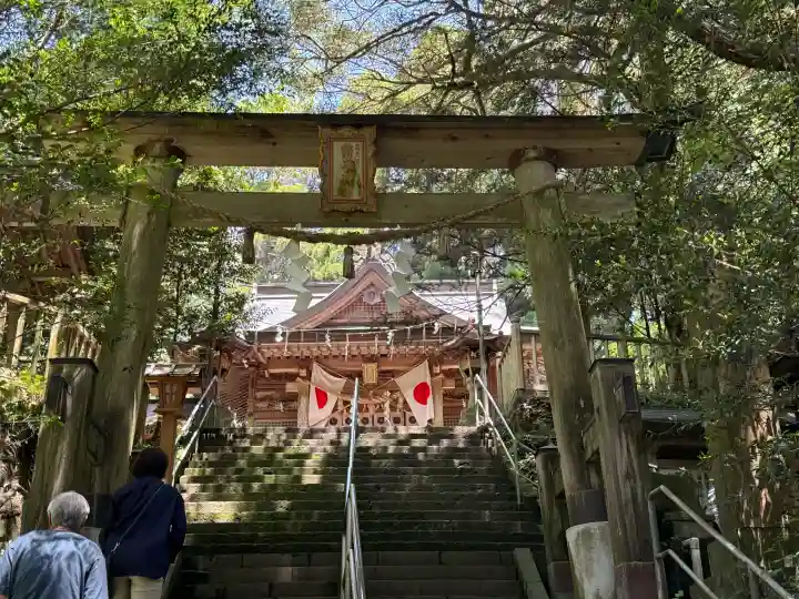 幣立神宮の{uncategorized: "未分類", other: "その他", undefined: "問題あり", building: "その他建物", grave: "お墓", sacred_gate: "鳥居", guardian: "狛犬", statue: "像", buddha: "仏像", history: "歴史", nature: "自然", garden: "庭園", animal: "動物", pagoda: "塔", temizu: "手水舎", mountain_gate: "山門・神門", sanctuary: "本殿・本堂", subordinate: "末社・摂社", art: "芸術", scenery: "景色", jizo: "地蔵", ema: "絵馬", goshuin: "御朱印", omikuji: "おみくじ", items: "授与品その他", amulet: "お守り", goshuincho: "御朱印帳", eats: "食事", festival: "お祭り", votive_dance: "神楽", shichigosan: "七五三参", wedding: "結婚式", experience: "体験その他", initially: "初詣", around: "周辺", anti_infection: "感染症対策"}
