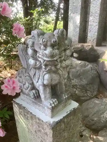 神明社の狛犬