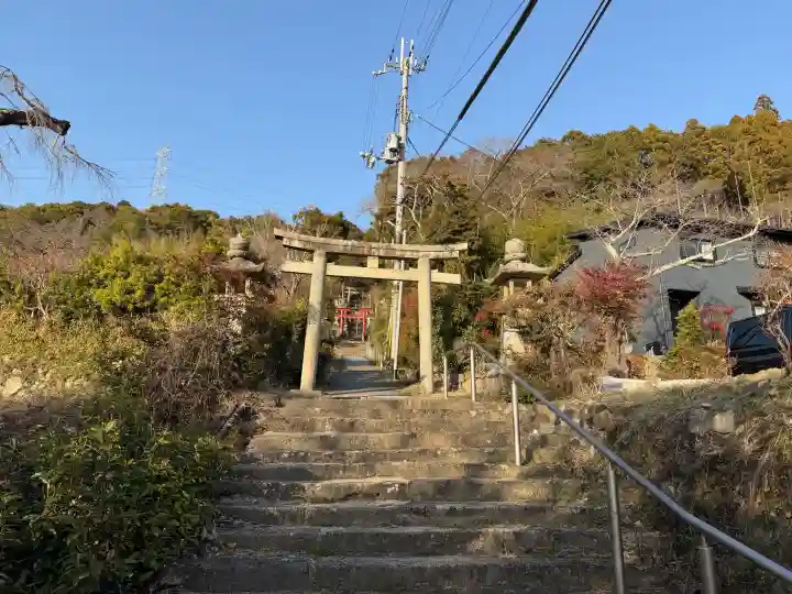 玉津岡神社の{uncategorized: "未分類", other: "その他", undefined: "問題あり", building: "その他建物", grave: "お墓", sacred_gate: "鳥居", guardian: "狛犬", statue: "像", buddha: "仏像", history: "歴史", nature: "自然", garden: "庭園", animal: "動物", pagoda: "塔", temizu: "手水舎", mountain_gate: "山門・神門", sanctuary: "本殿・本堂", subordinate: "末社・摂社", art: "芸術", scenery: "景色", jizo: "地蔵", ema: "絵馬", goshuin: "御朱印", omikuji: "おみくじ", items: "授与品その他", amulet: "お守り", goshuincho: "御朱印帳", eats: "食事", festival: "お祭り", votive_dance: "神楽", shichigosan: "七五三参", wedding: "結婚式", experience: "体験その他", initially: "初詣", around: "周辺", anti_infection: "感染症対策"}