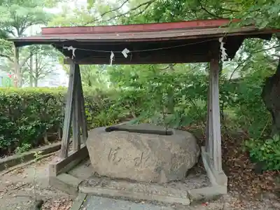 八劔社の手水舎