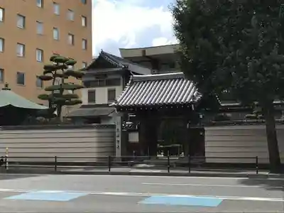 乳峰寺の山門・神門