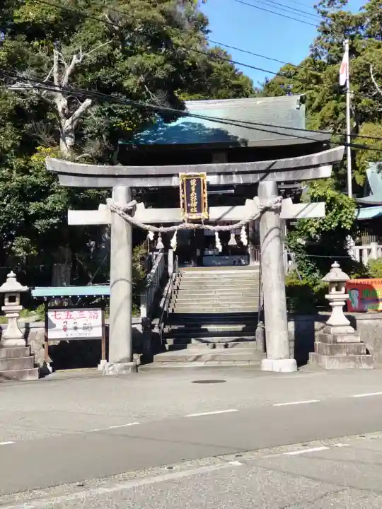 菅生石部神社の{uncategorized: "未分類", other: "その他", undefined: "問題あり", building: "その他建物", grave: "お墓", sacred_gate: "鳥居", guardian: "狛犬", statue: "像", buddha: "仏像", history: "歴史", nature: "自然", garden: "庭園", animal: "動物", pagoda: "塔", temizu: "手水舎", mountain_gate: "山門・神門", sanctuary: "本殿・本堂", subordinate: "末社・摂社", art: "芸術", scenery: "景色", jizo: "地蔵", ema: "絵馬", goshuin: "御朱印", omikuji: "おみくじ", items: "授与品その他", amulet: "お守り", goshuincho: "御朱印帳", eats: "食事", festival: "お祭り", votive_dance: "神楽", shichigosan: "七五三参", wedding: "結婚式", experience: "体験その他", initially: "初詣", around: "周辺", anti_infection: "感染症対策"}