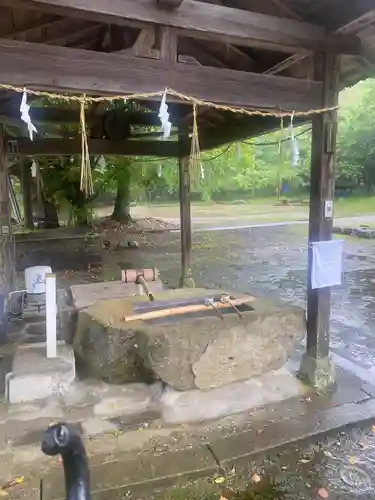 城井八幡社の手水舎