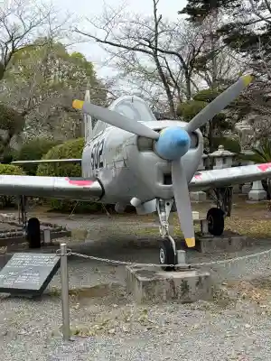 知覧町護国神社の{uncategorized: "未分類", other: "その他", undefined: "問題あり", building: "その他建物", grave: "お墓", sacred_gate: "鳥居", guardian: "狛犬", statue: "像", buddha: "仏像", history: "歴史", nature: "自然", garden: "庭園", animal: "動物", pagoda: "塔", temizu: "手水舎", mountain_gate: "山門・神門", sanctuary: "本殿・本堂", subordinate: "末社・摂社", art: "芸術", scenery: "景色", jizo: "地蔵", ema: "絵馬", goshuin: "御朱印", omikuji: "おみくじ", items: "授与品その他", amulet: "お守り", goshuincho: "御朱印帳", eats: "食事", festival: "お祭り", votive_dance: "神楽", shichigosan: "七五三参", wedding: "結婚式", experience: "体験その他", initially: "初詣", around: "周辺", anti_infection: "感染症対策"}