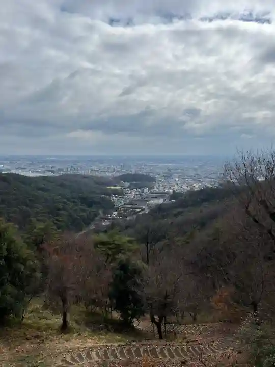 新田神社の{uncategorized: "未分類", other: "その他", undefined: "問題あり", building: "その他建物", grave: "お墓", sacred_gate: "鳥居", guardian: "狛犬", statue: "像", buddha: "仏像", history: "歴史", nature: "自然", garden: "庭園", animal: "動物", pagoda: "塔", temizu: "手水舎", mountain_gate: "山門・神門", sanctuary: "本殿・本堂", subordinate: "末社・摂社", art: "芸術", scenery: "景色", jizo: "地蔵", ema: "絵馬", goshuin: "御朱印", omikuji: "おみくじ", items: "授与品その他", amulet: "お守り", goshuincho: "御朱印帳", eats: "食事", festival: "お祭り", votive_dance: "神楽", shichigosan: "七五三参", wedding: "結婚式", experience: "体験その他", initially: "初詣", around: "周辺", anti_infection: "感染症対策"}