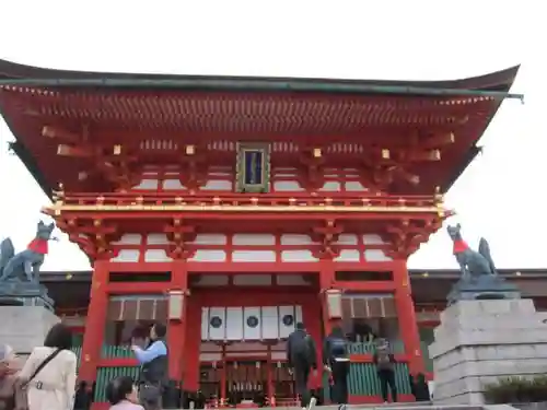 伏見稲荷大社の山門・神門