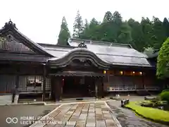 西室院の本殿