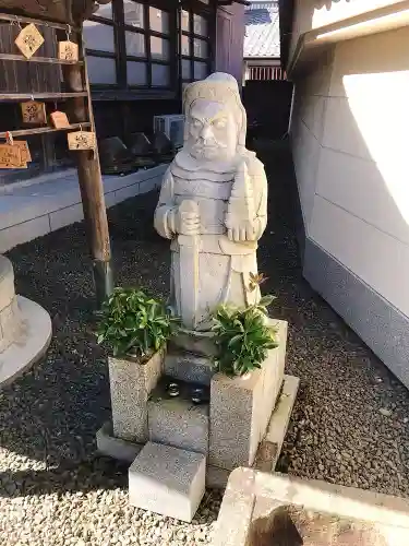 大慶寺の像