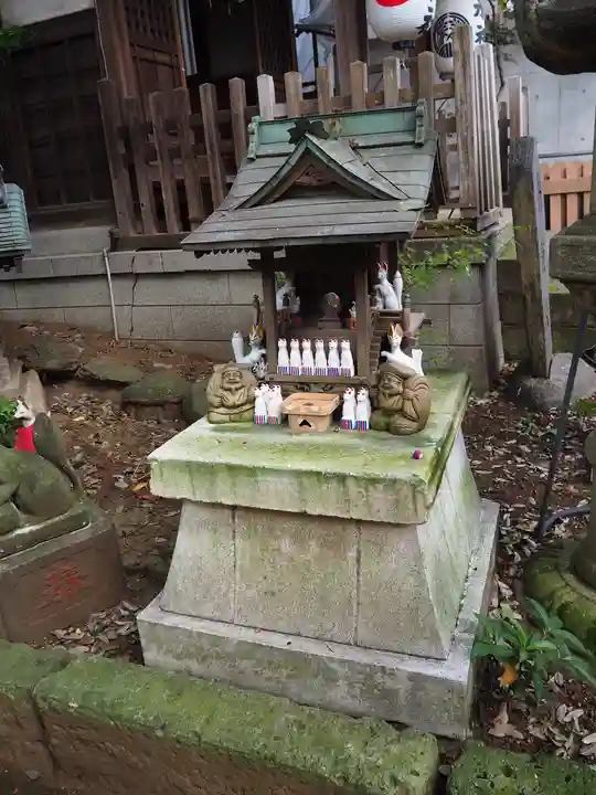 馬橋稲荷神社の末社・摂社