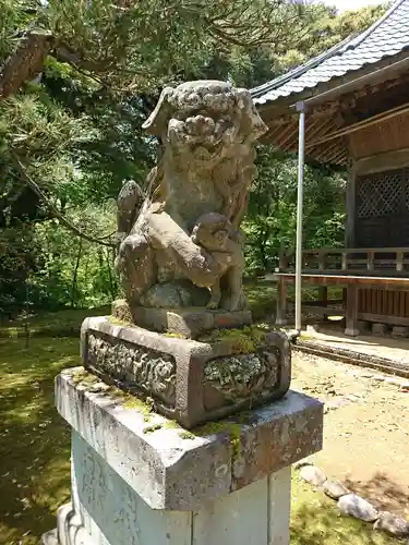 二階堂白山神社の狛犬