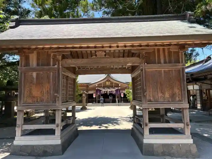八重垣神社の{uncategorized: "未分類", other: "その他", undefined: "問題あり", building: "その他建物", grave: "お墓", sacred_gate: "鳥居", guardian: "狛犬", statue: "像", buddha: "仏像", history: "歴史", nature: "自然", garden: "庭園", animal: "動物", pagoda: "塔", temizu: "手水舎", mountain_gate: "山門・神門", sanctuary: "本殿・本堂", subordinate: "末社・摂社", art: "芸術", scenery: "景色", jizo: "地蔵", ema: "絵馬", goshuin: "御朱印", omikuji: "おみくじ", items: "授与品その他", amulet: "お守り", goshuincho: "御朱印帳", eats: "食事", festival: "お祭り", votive_dance: "神楽", shichigosan: "七五三参", wedding: "結婚式", experience: "体験その他", initially: "初詣", around: "周辺", anti_infection: "感染症対策"}