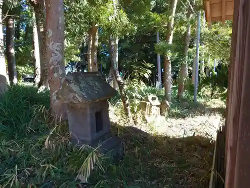 鶴谷八幡宮の末社