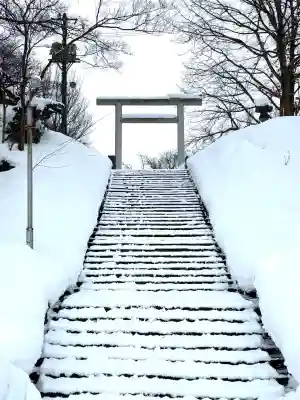 砂川神社の{uncategorized: "未分類", other: "その他", undefined: "問題あり", building: "その他建物", grave: "お墓", sacred_gate: "鳥居", guardian: "狛犬", statue: "像", buddha: "仏像", history: "歴史", nature: "自然", garden: "庭園", animal: "動物", pagoda: "塔", temizu: "手水舎", mountain_gate: "山門・神門", sanctuary: "本殿・本堂", subordinate: "末社・摂社", art: "芸術", scenery: "景色", jizo: "地蔵", ema: "絵馬", goshuin: "御朱印", omikuji: "おみくじ", items: "授与品その他", amulet: "お守り", goshuincho: "御朱印帳", eats: "食事", festival: "お祭り", votive_dance: "神楽", shichigosan: "七五三参", wedding: "結婚式", experience: "体験その他", initially: "初詣", around: "周辺", anti_infection: "感染症対策"}