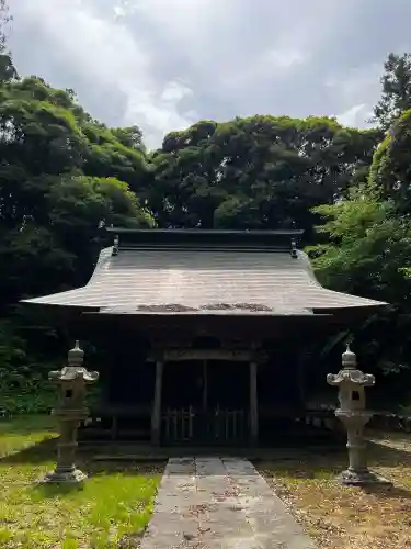 戸田神社の{uncategorized: "未分類", other: "その他", undefined: "問題あり", building: "その他建物", grave: "お墓", sacred_gate: "鳥居", guardian: "狛犬", statue: "像", buddha: "仏像", history: "歴史", nature: "自然", garden: "庭園", animal: "動物", pagoda: "塔", temizu: "手水舎", mountain_gate: "山門・神門", sanctuary: "本殿・本堂", subordinate: "末社・摂社", art: "芸術", scenery: "景色", jizo: "地蔵", ema: "絵馬", goshuin: "御朱印", omikuji: "おみくじ", items: "授与品その他", amulet: "お守り", goshuincho: "御朱印帳", eats: "食事", festival: "お祭り", votive_dance: "神楽", shichigosan: "七五三参", wedding: "結婚式", experience: "体験その他", initially: "初詣", around: "周辺", anti_infection: "感染症対策"}