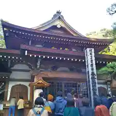 目の霊山　油山寺の本殿