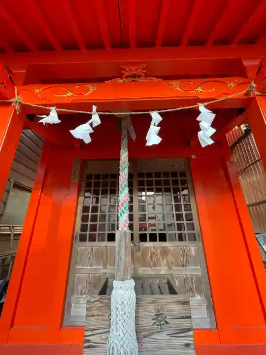 伏見大漁稲荷神社の{uncategorized: "未分類", other: "その他", undefined: "問題あり", building: "その他建物", grave: "お墓", sacred_gate: "鳥居", guardian: "狛犬", statue: "像", buddha: "仏像", history: "歴史", nature: "自然", garden: "庭園", animal: "動物", pagoda: "塔", temizu: "手水舎", mountain_gate: "山門・神門", sanctuary: "本殿・本堂", subordinate: "末社・摂社", art: "芸術", scenery: "景色", jizo: "地蔵", ema: "絵馬", goshuin: "御朱印", omikuji: "おみくじ", items: "授与品その他", amulet: "お守り", goshuincho: "御朱印帳", eats: "食事", festival: "お祭り", votive_dance: "神楽", shichigosan: "七五三参", wedding: "結婚式", experience: "体験その他", initially: "初詣", around: "周辺", anti_infection: "感染症対策"}
