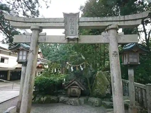 白山比咩神社の鳥居