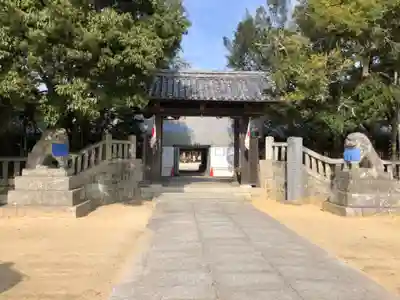 白鳥神社の山門・神門