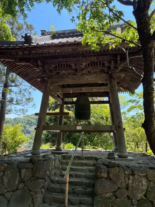 杉本寺の{uncategorized: "未分類", other: "その他", undefined: "問題あり", building: "その他建物", grave: "お墓", sacred_gate: "鳥居", guardian: "狛犬", statue: "像", buddha: "仏像", history: "歴史", nature: "自然", garden: "庭園", animal: "動物", pagoda: "塔", temizu: "手水舎", mountain_gate: "山門・神門", sanctuary: "本殿・本堂", subordinate: "末社・摂社", art: "芸術", scenery: "景色", jizo: "地蔵", ema: "絵馬", goshuin: "御朱印", omikuji: "おみくじ", items: "授与品その他", amulet: "お守り", goshuincho: "御朱印帳", eats: "食事", festival: "お祭り", votive_dance: "神楽", shichigosan: "七五三参", wedding: "結婚式", experience: "体験その他", initially: "初詣", around: "周辺", anti_infection: "感染症対策"}