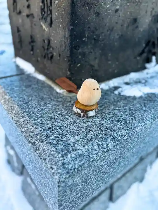 札幌諏訪神社の像
