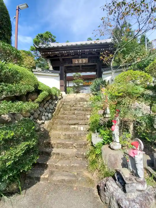 徳雲寺の山門・神門