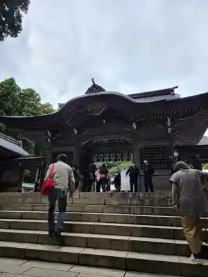 彌彦神社の山門・神門