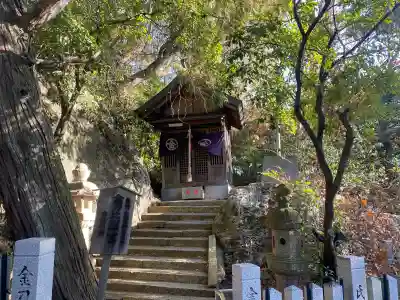 高岳神社の{uncategorized: "未分類", other: "その他", undefined: "問題あり", building: "その他建物", grave: "お墓", sacred_gate: "鳥居", guardian: "狛犬", statue: "像", buddha: "仏像", history: "歴史", nature: "自然", garden: "庭園", animal: "動物", pagoda: "塔", temizu: "手水舎", mountain_gate: "山門・神門", sanctuary: "本殿・本堂", subordinate: "末社・摂社", art: "芸術", scenery: "景色", jizo: "地蔵", ema: "絵馬", goshuin: "御朱印", omikuji: "おみくじ", items: "授与品その他", amulet: "お守り", goshuincho: "御朱印帳", eats: "食事", festival: "お祭り", votive_dance: "神楽", shichigosan: "七五三参", wedding: "結婚式", experience: "体験その他", initially: "初詣", around: "周辺", anti_infection: "感染症対策"}