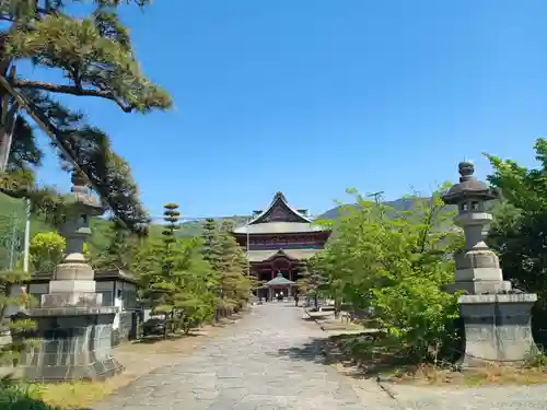 甲斐善光寺(山梨県)