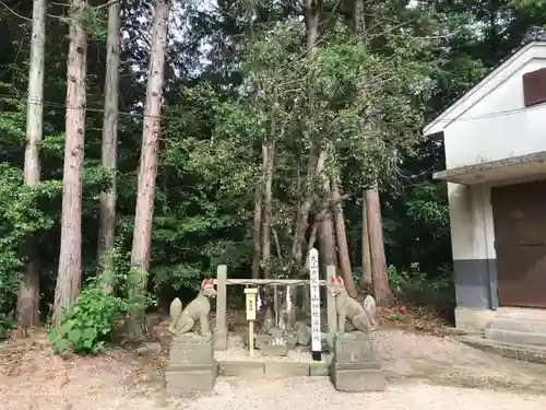 大神山神社本宮の末社