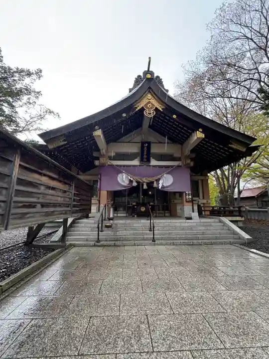 彌彦神社 (伊夜日子神社)の本殿・本堂