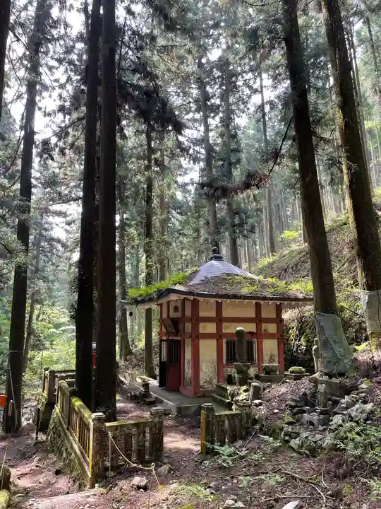 出流山満願寺奥之院(栃木県)