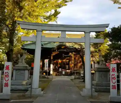 半田稲荷神社の鳥居