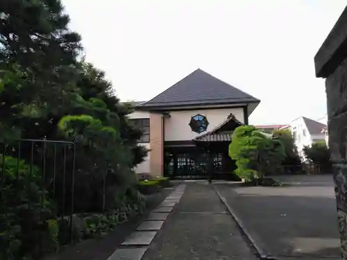 浄土真宗本願寺派高輪山浄立寺の本殿・本堂