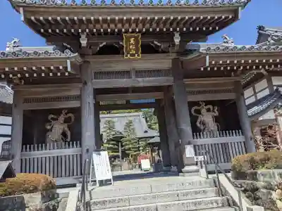 秋葉總本殿可睡斎の山門・神門