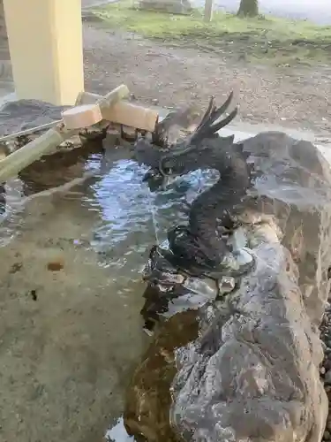六所神社の手水舎