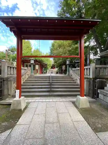 待乳山聖天（本龍院）の山門