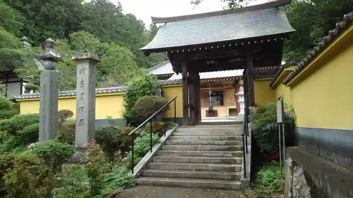 真浄寺の山門・神門