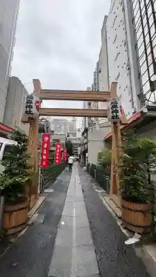 烏森神社の{uncategorized: "未分類", other: "その他", undefined: "問題あり", building: "その他建物", grave: "お墓", sacred_gate: "鳥居", guardian: "狛犬", statue: "像", buddha: "仏像", history: "歴史", nature: "自然", garden: "庭園", animal: "動物", pagoda: "塔", temizu: "手水舎", mountain_gate: "山門・神門", sanctuary: "本殿・本堂", subordinate: "末社・摂社", art: "芸術", scenery: "景色", jizo: "地蔵", ema: "絵馬", goshuin: "御朱印", omikuji: "おみくじ", items: "授与品その他", amulet: "お守り", goshuincho: "御朱印帳", eats: "食事", festival: "お祭り", votive_dance: "神楽", shichigosan: "七五三参", wedding: "結婚式", experience: "体験その他", initially: "初詣", around: "周辺", anti_infection: "感染症対策"}