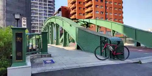 石塚稲荷神社の周辺